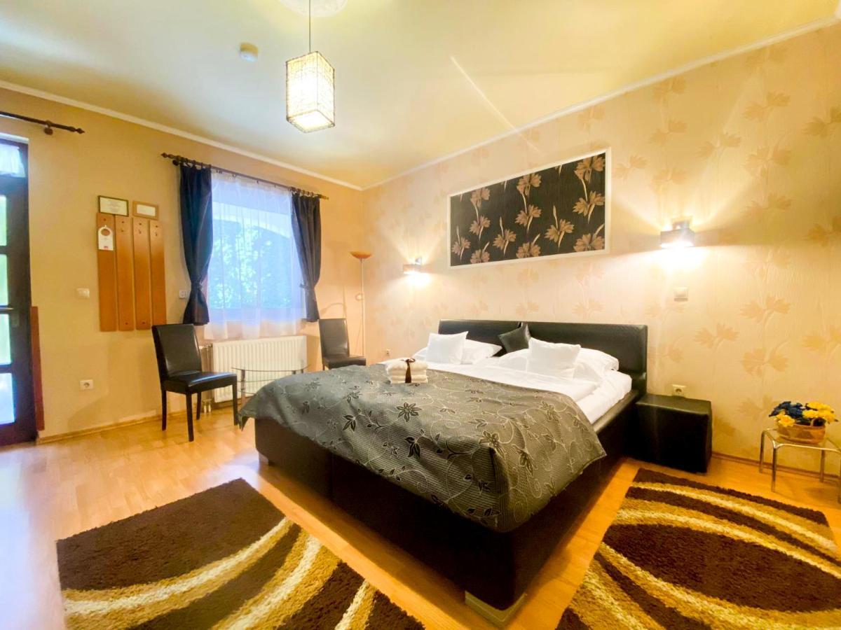 Bajor Panzio Buek-Buekfuerdo, Adults Friendly 12 Plus Exterior foto