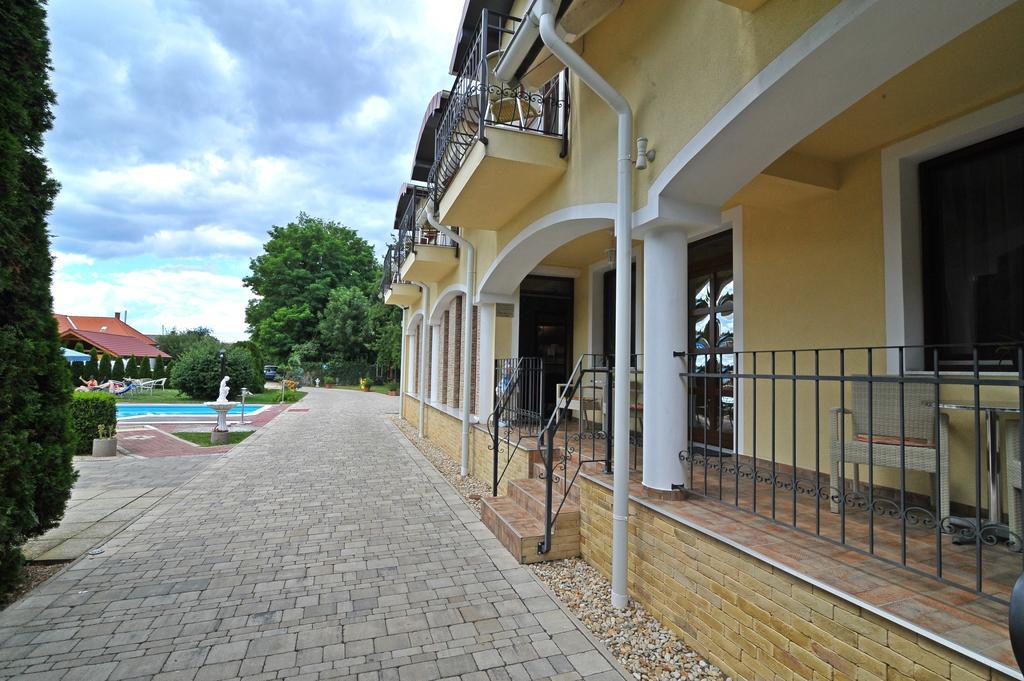 Bajor Panzio Buek-Buekfuerdo, Adults Friendly 12 Plus Exterior foto