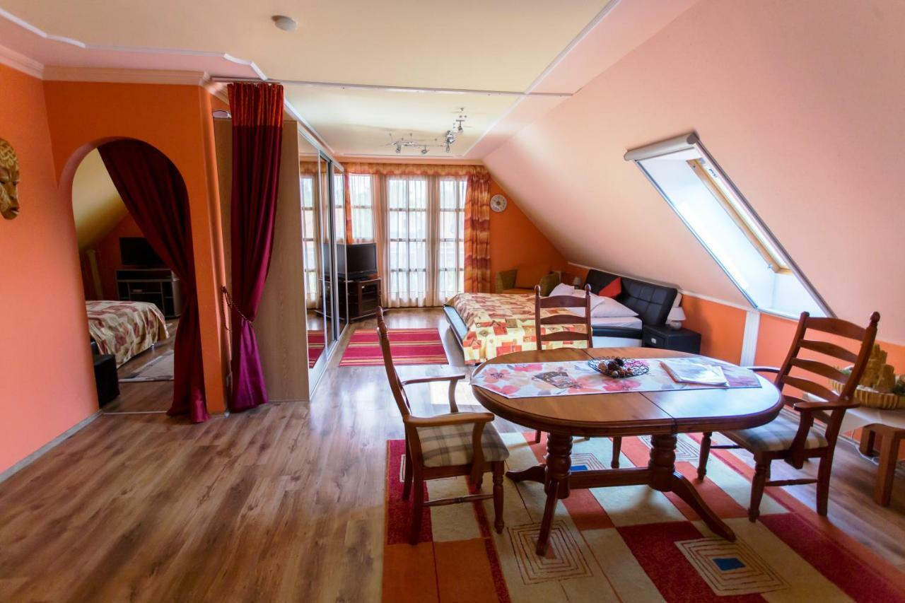 Bajor Panzio Buek-Buekfuerdo, Adults Friendly 12 Plus Exterior foto